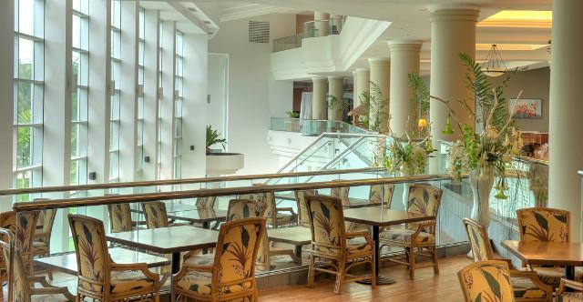 Verona Resort & Spa Tumon Bagian luar foto