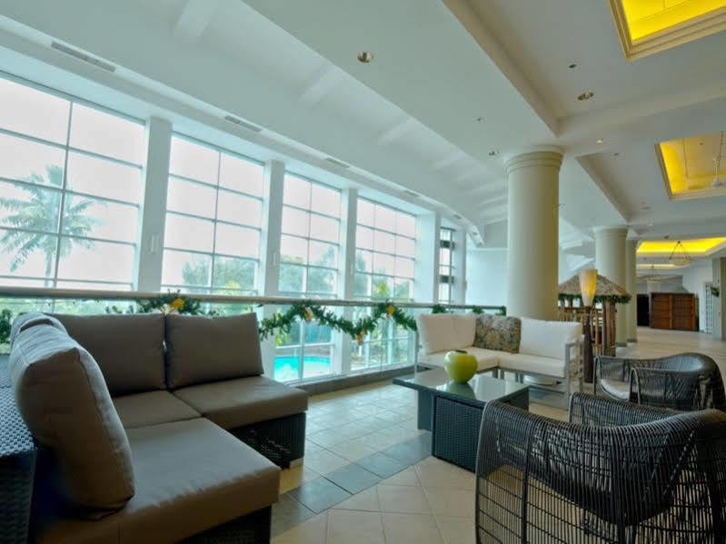 Verona Resort & Spa Tumon Bagian luar foto