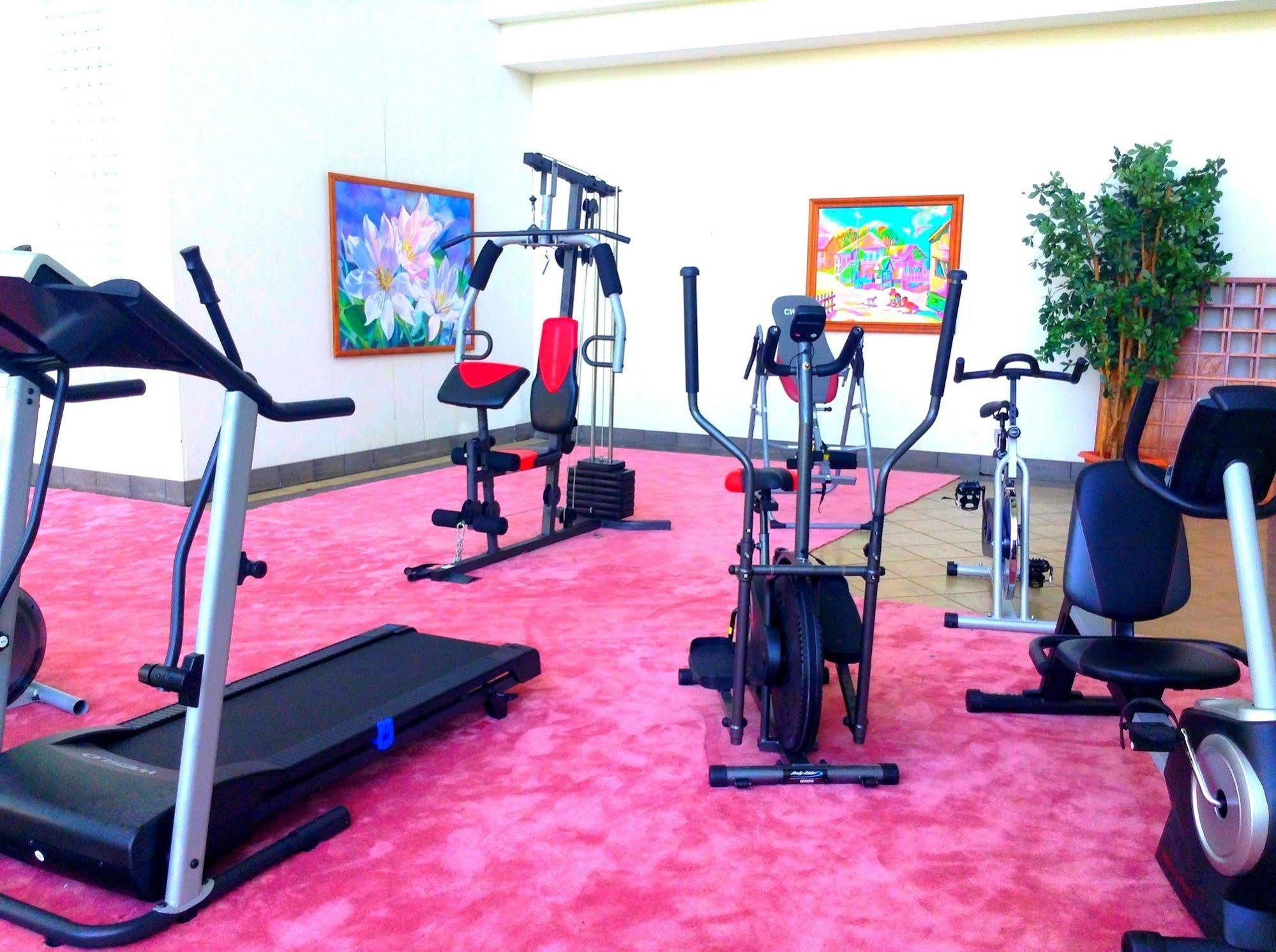 Verona Resort & Spa Tumon Bagian luar foto