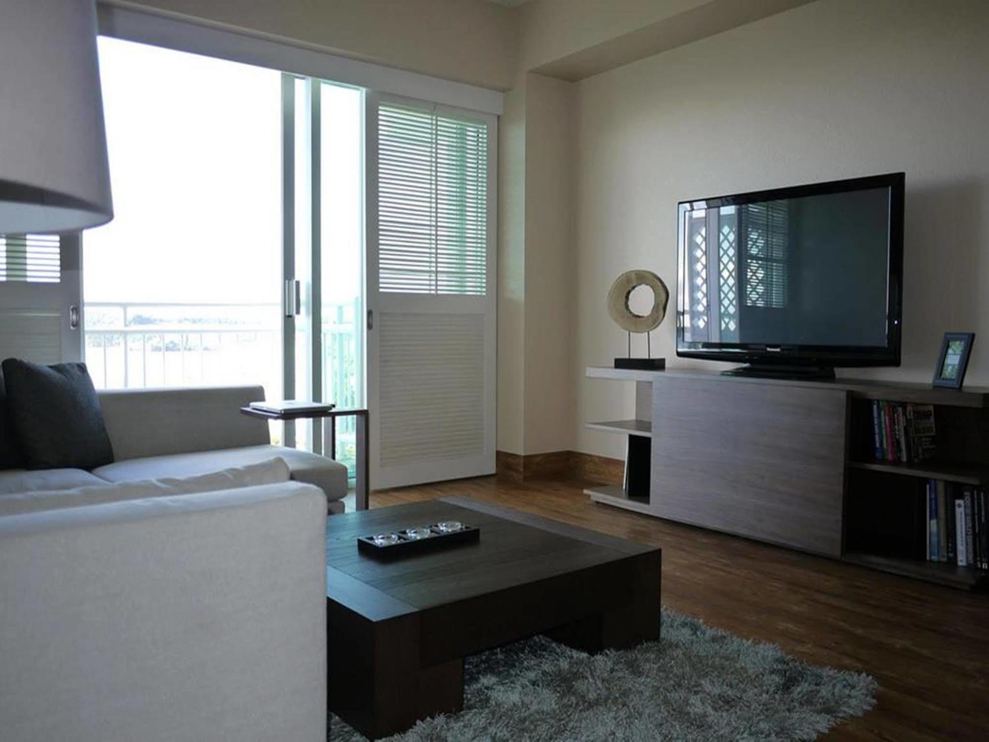 Verona Resort & Spa Tumon Bagian luar foto