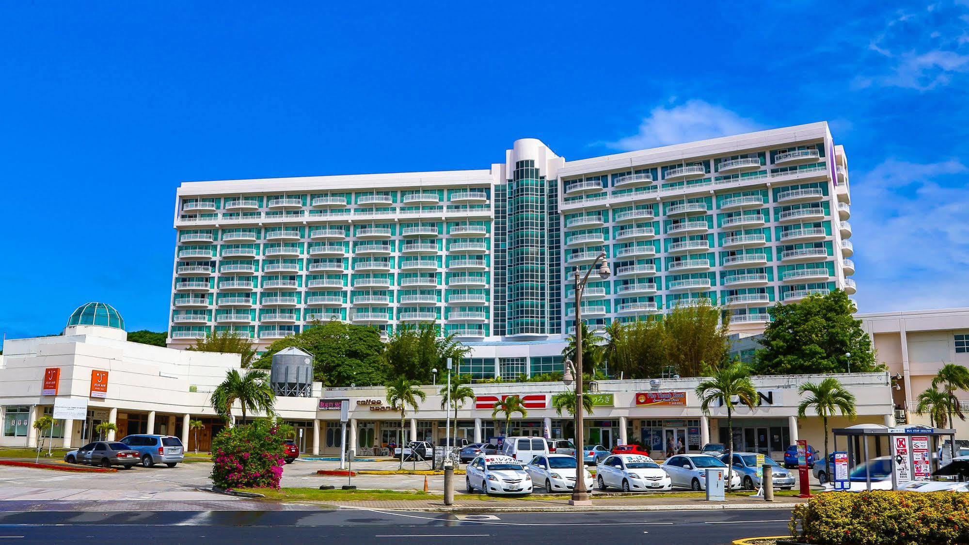 Verona Resort & Spa Tumon Bagian luar foto