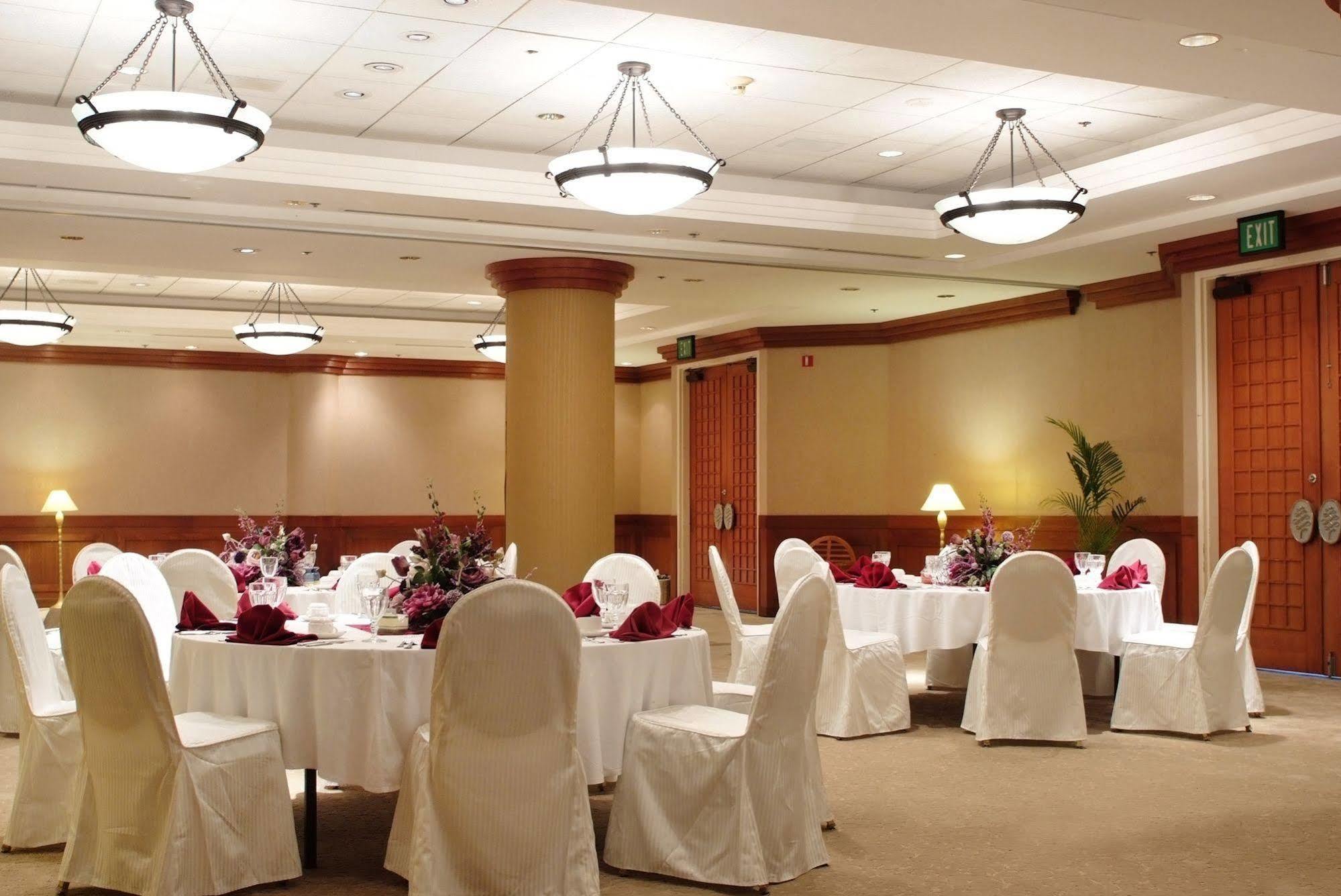 Verona Resort & Spa Tumon Bagian luar foto